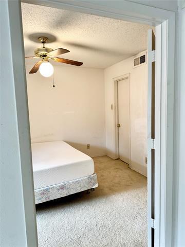 Building Photo - 18333 Roehampton Dr