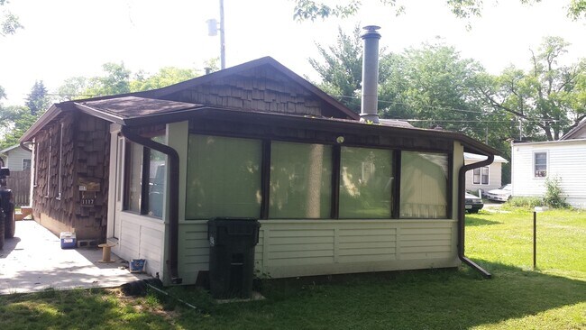 Back of Sunken Living Room! - 1117 S 1st Ave