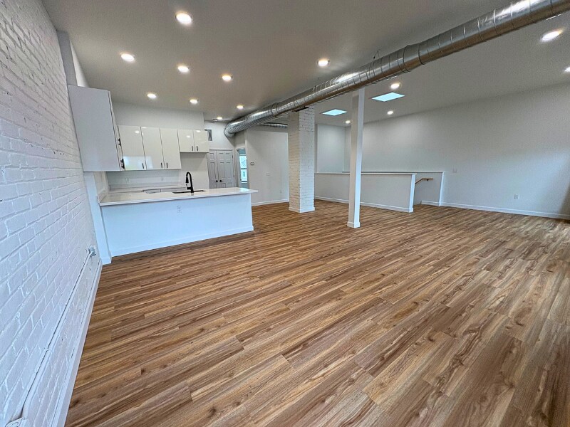 Foto principal - 9440 Joseph Campau Ave