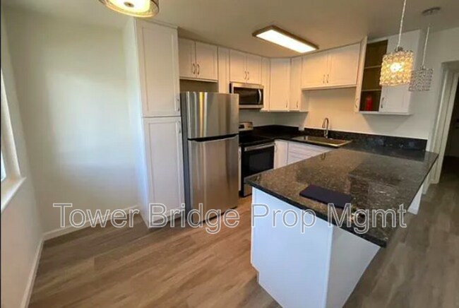 Building Photo - 10612 Fair Oaks Blvd