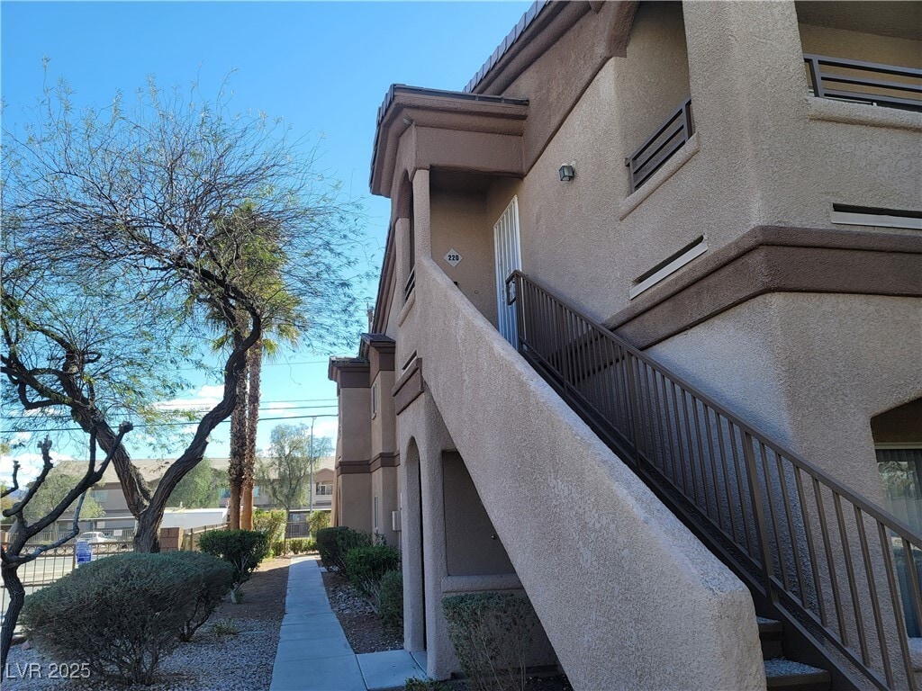 Primary Photo - 5750 E Hacienda Ave