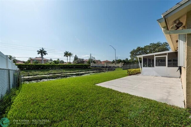 Foto del edificio - 2101 NW 101st Terrace