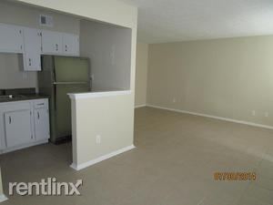 Foto del edificio - 817 Glen Hollow Dr