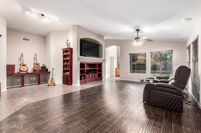 Building Photo - 17530 W Wind Drift Ct