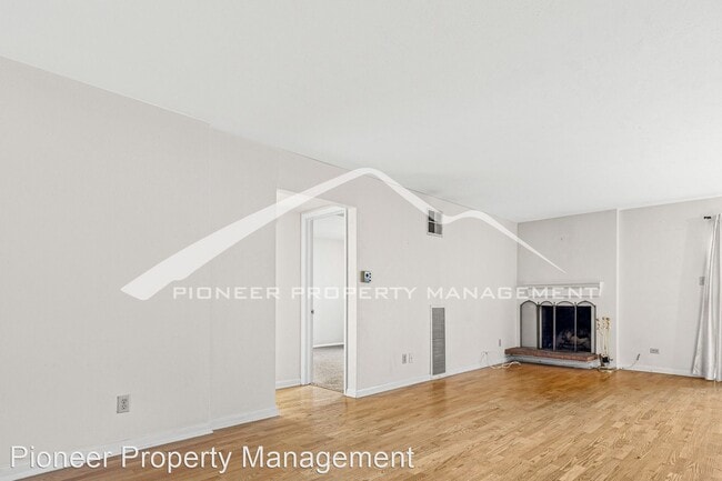 Building Photo - 2 br, 1 bath House - 252 Pennsylvania #207