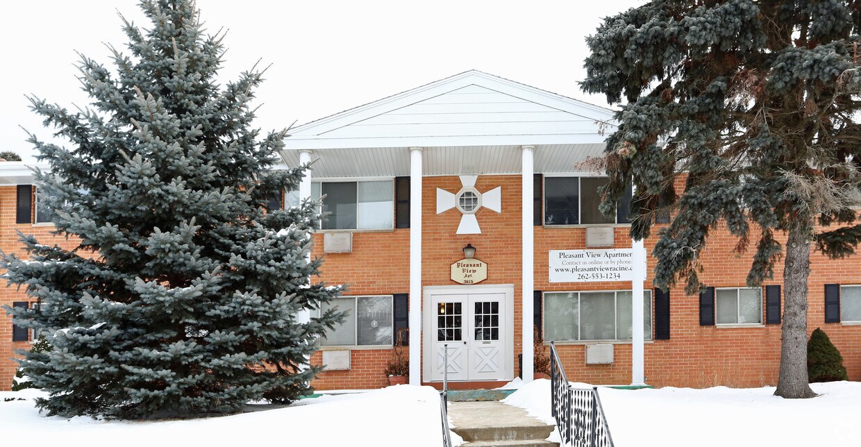 Primary Photo - Pleasant View Apartments