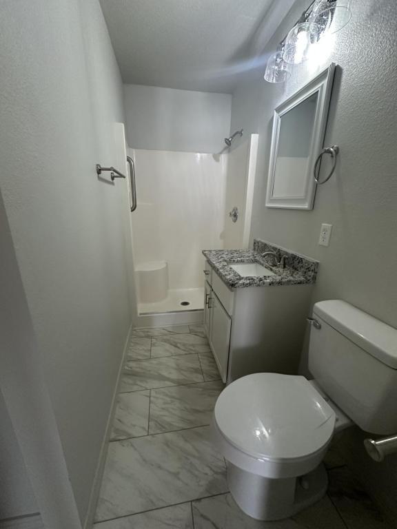 Building Photo - 1619 N Vinita Ave