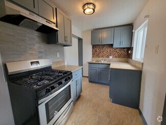 Building Photo - 1315 W 101st St