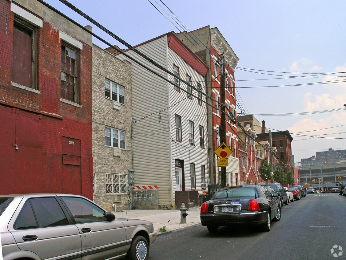 Primary Photo - 431 E 154th St