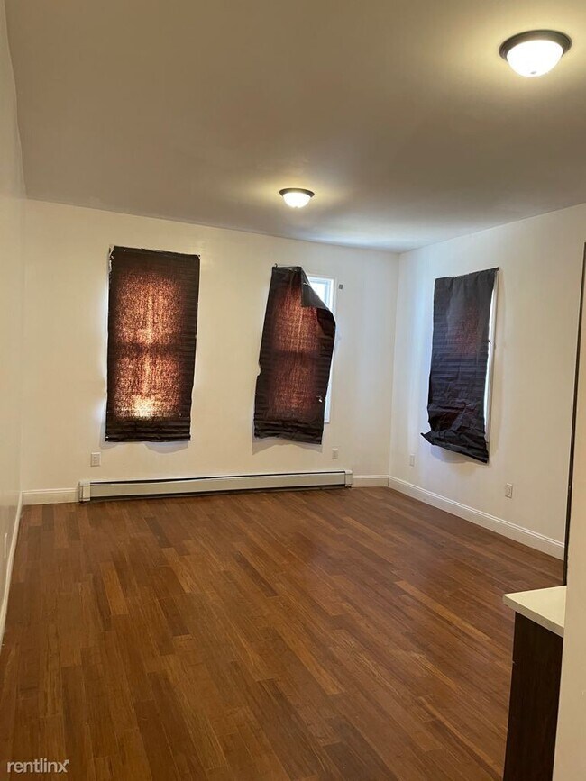 Building Photo - 2 br, 1 bath House - 67 Clerk St #2