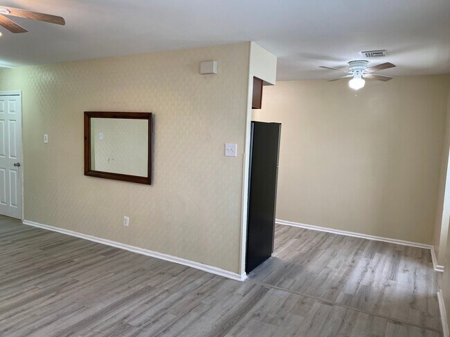 Building Photo - 48 Reliance Ct