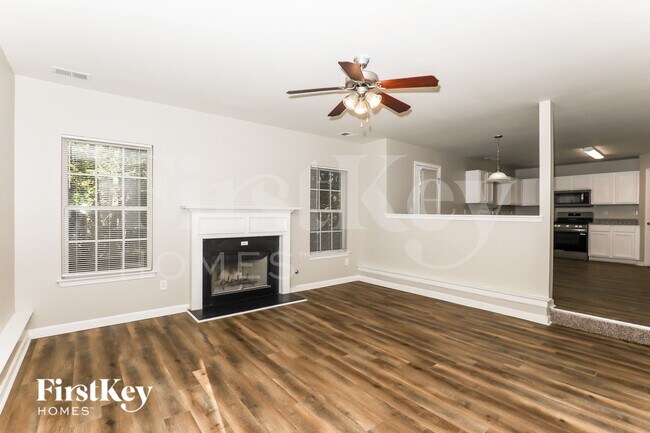 Foto del edificio - 1119 Oak Hollow Ct