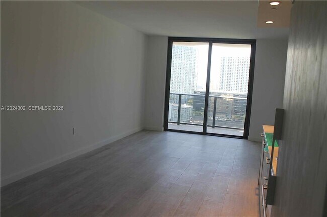 Foto del edificio - 45 SW 9th St