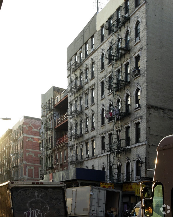295 Broome Street - 295 Broome St