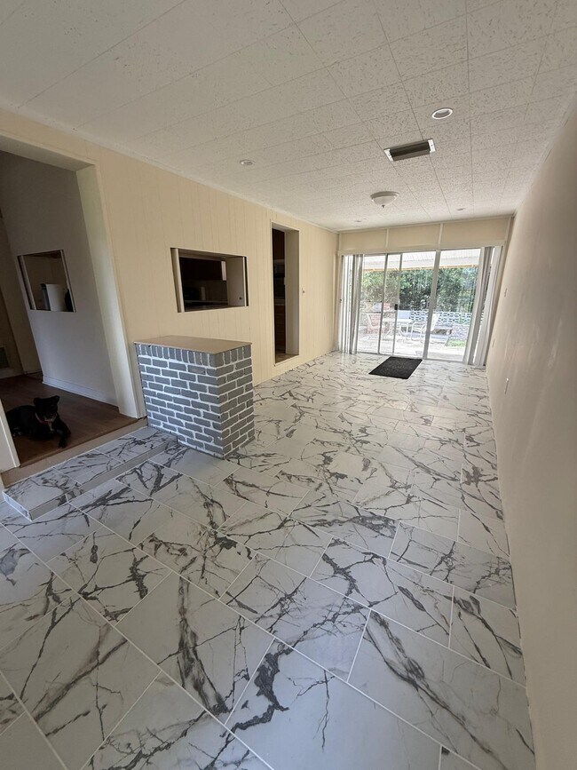 Foto del edificio - 2048 NW 8th Pl