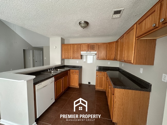 Building Photo - 7041 Ireland Dr