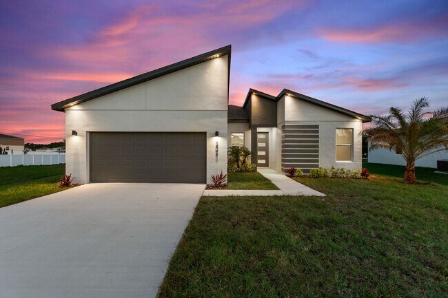 Foto del edificio - BRAND NEW HOME! Modern, energy efficient h...