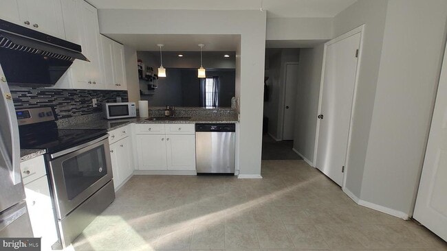 Building Photo - 3 Jack Pine Pl