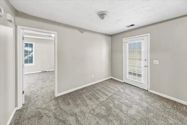 Foto del edificio - 114 N Etowah Ln