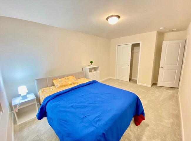 Building Photo - 5612 Preveza Pl