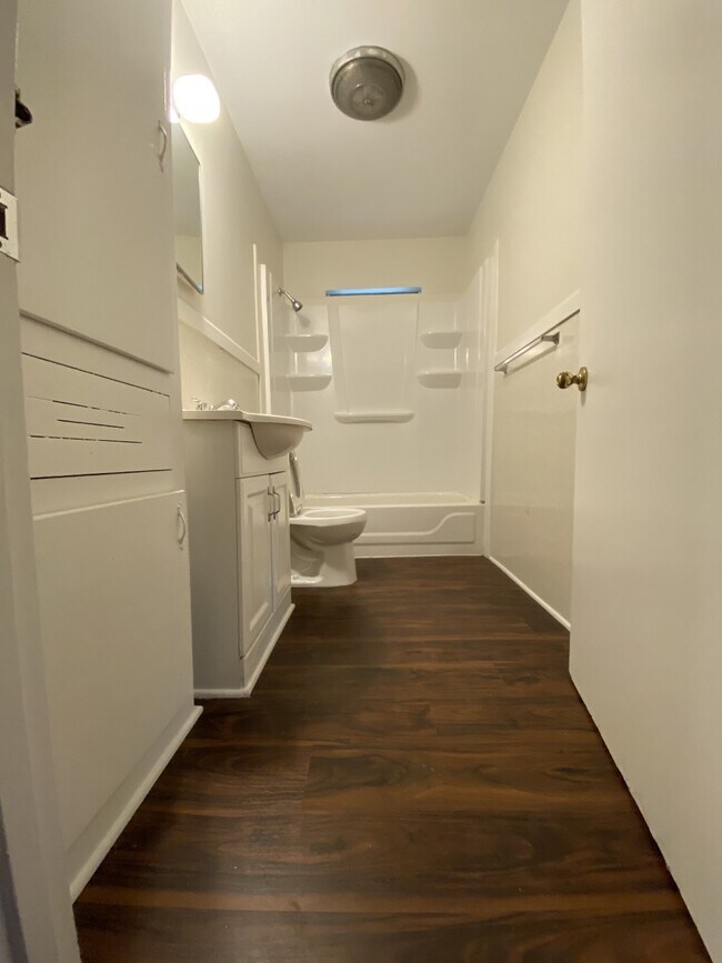 Building Photo - 2411 Montopolis Dr