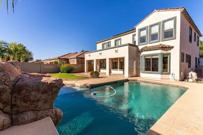 Foto del edificio - 4296 N 154th Ave