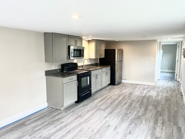Building Photo - 7650 Ebson Dr