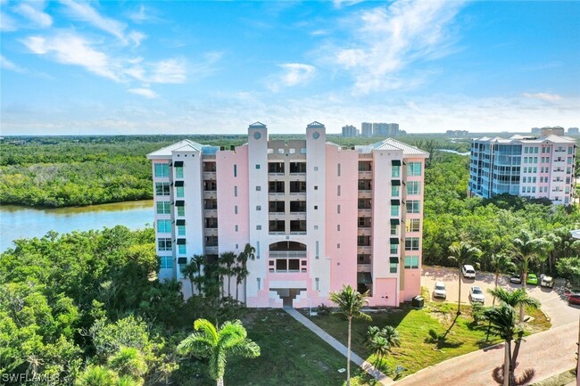 Foto del edificio - 264 Barefoot Beach Blvd