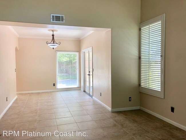 Building Photo - 4 br, 2.5 bath House - 9292 N. Bayford St.
