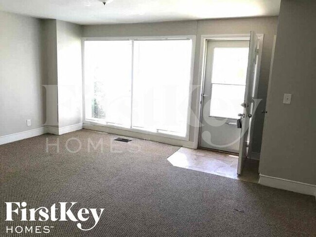 Foto del edificio - 17541 Greenbay Ave