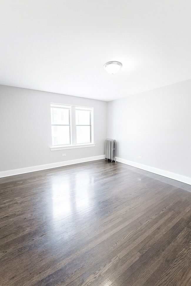 Building Photo - 7640 S Stewart Ave