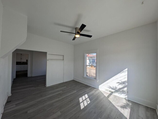 Foto del edificio - 323 N 4th St