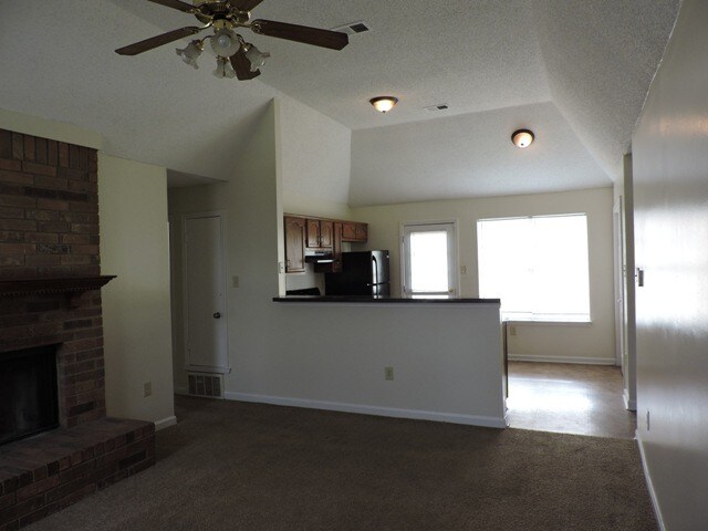 Foto del edificio - 7869 Nelson Wood Cove