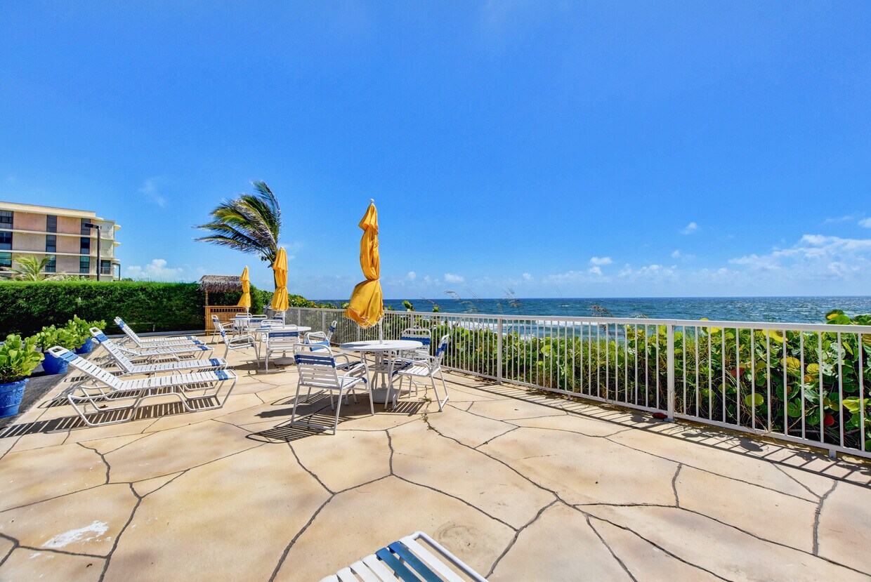 Building Photo - 3230 S Ocean Blvd