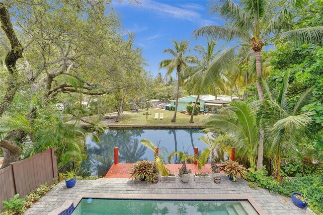 Foto del edificio - 816 SW 10th St
