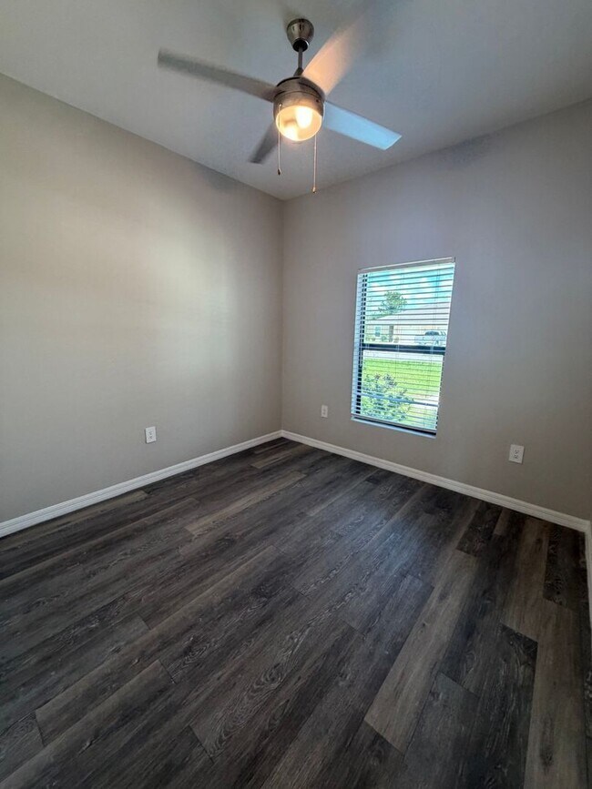 Building Photo - 26315 Explorer Rd