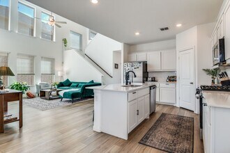 Building Photo - 5342 Riverwalk Pkwy