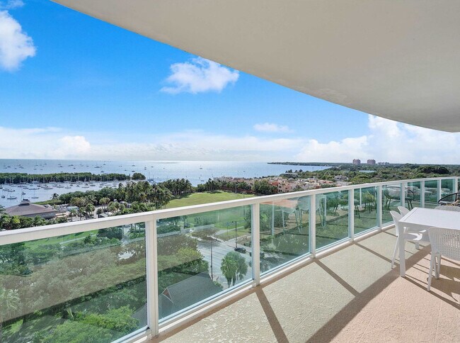 Foto del edificio - 2889 McFarlane Rd