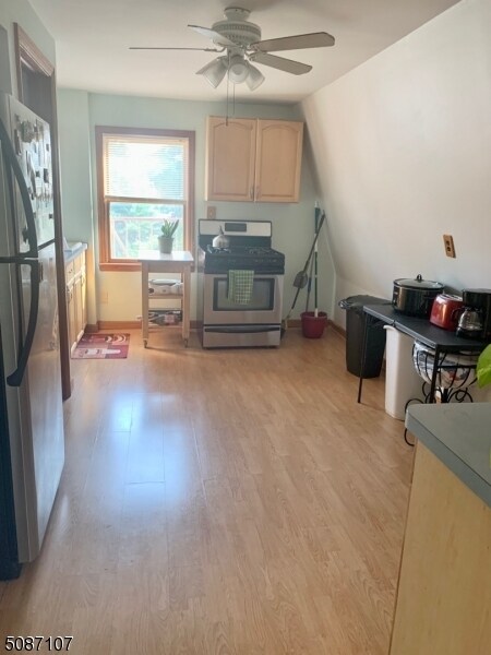 Foto del edificio - 33 Claremont Ave