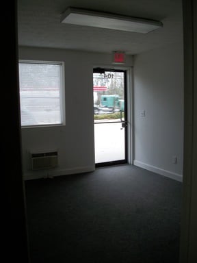 Building Photo - 9921 New Kings Rd