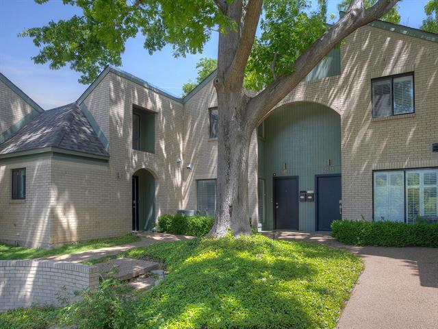 Foto del edificio - 2633 McCart Ave