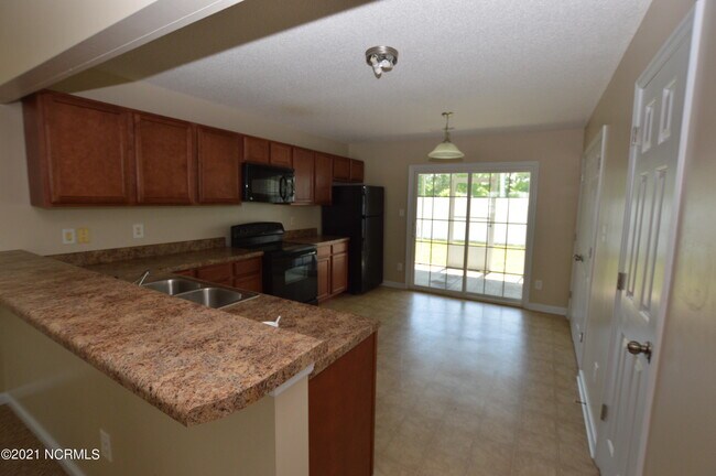 Building Photo - 2009 Grandeur Ave