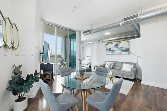 Foto del edificio - 3029 NE 188th St