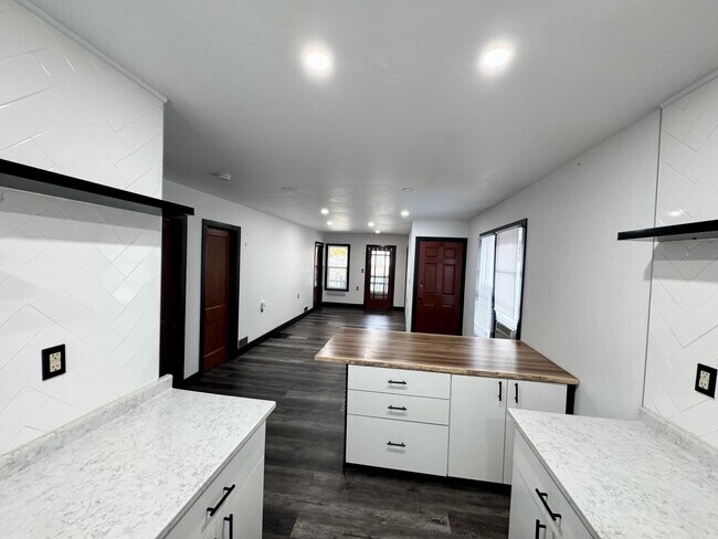 Photo du bâtiment - 1661 Howard Ave