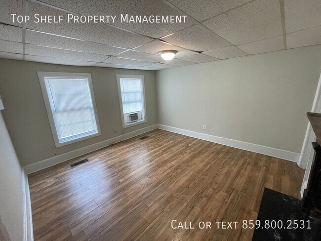 Building Photo - 3 Bedroom Near Downtown!