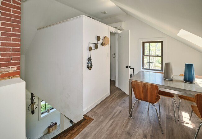 Foto del edificio - 6098 Upper York Rd