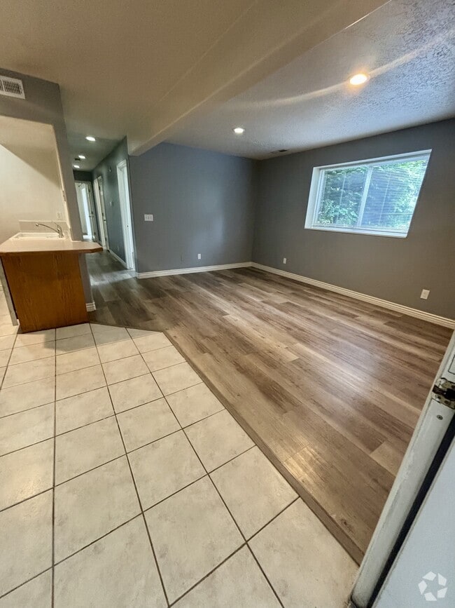 Building Photo - 215 S 1050 W