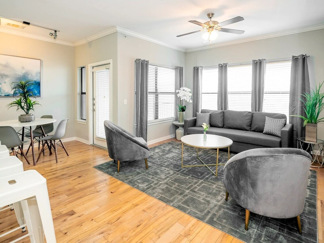 Primary Photo - 4 Bedroom Condo In the UT Campus Area