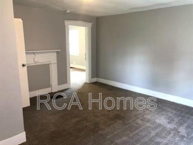 Building Photo - 1011 Dreier Pl