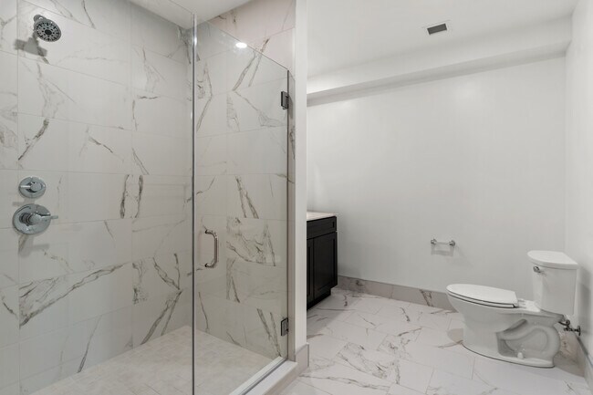 Foto del edificio - Empire Blvd. Estates